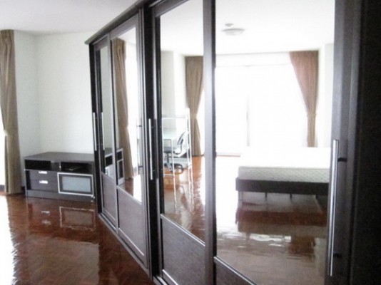 154sqm Spacious, High Rise Two Bedrooms Apartment for rent at Central, ภาพที่ 4