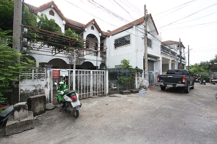 บ้านอภิรัตน์ - บรรยากาศ - 3