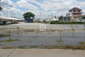 36738 - Phakhai-Wisetchaichan Rd Land for sale plot size 15 acres
