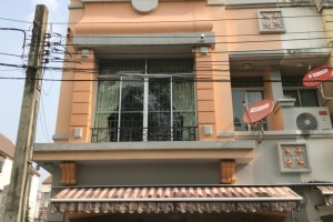 ขายทาวน์โฮม 3 ชั้น บ้านกลางเมืองบริติชทาวน์