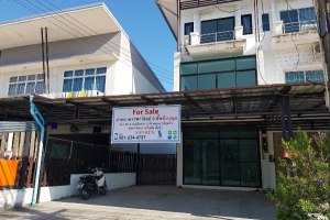 ขายอาคารพาณิชย์ 3 ชั้น ห้องมุม กรอกยายชา 44.1 ตร.ว. พร้อมเป็นร้านค้า สำนักงาน โฮมออฟฟิต  เนินพระ · เมืองระยอง · ระยอง 
