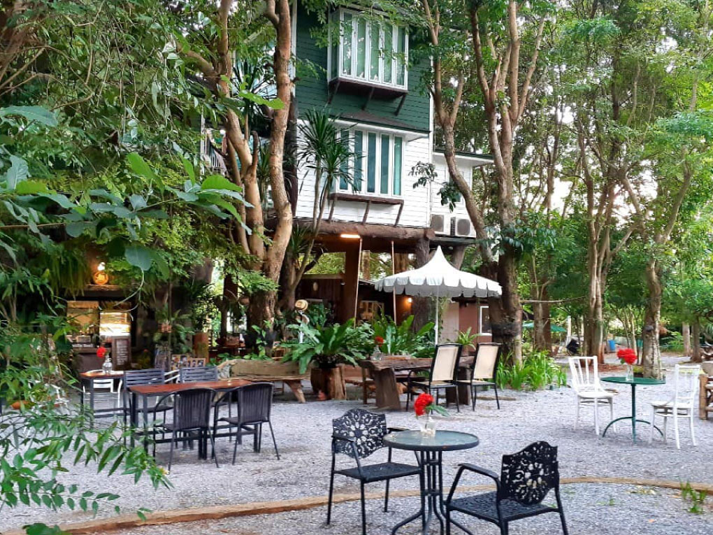 BaanZakaCafe’&Resort