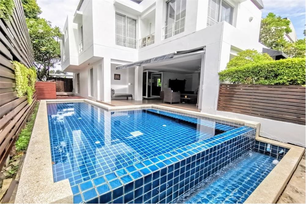 House with swimming pool best price ever