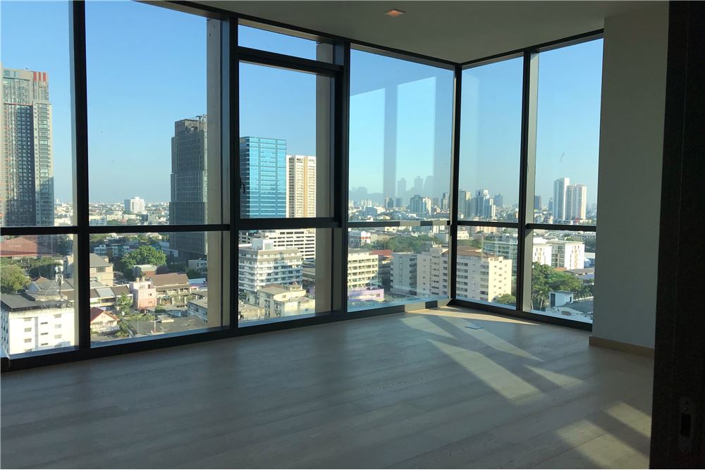 For SALE spacious 2 beds The Monument Thonglor
