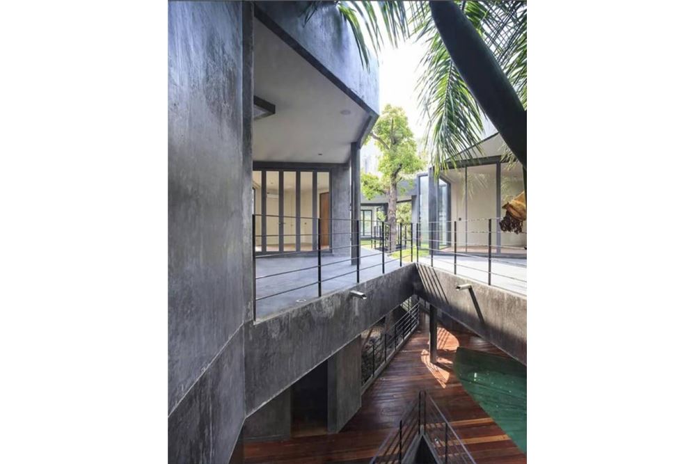 LUXURY HOUSE 6 BEDS WITH SWIMMING POOL NEAR BTS PHROMPHONG FOR SALE, ภาพที่ 4