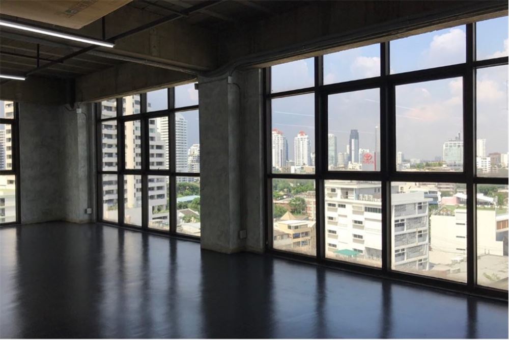 Loft Style office For Rent Closed to BTS Phrompong, ภาพที่ 4