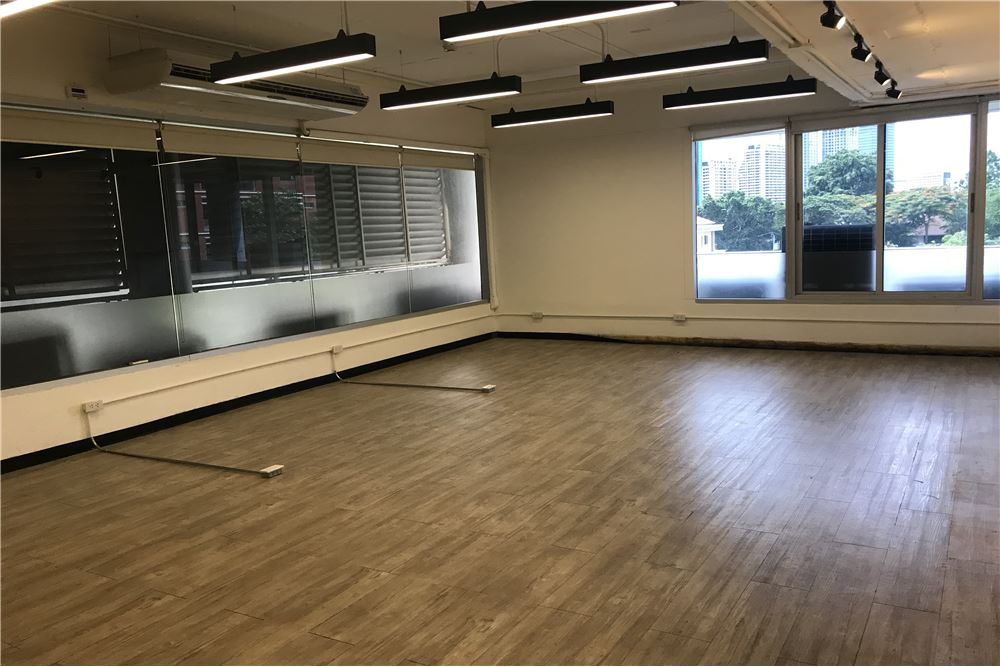 Office Space For Rent in Sukhumvit 49
