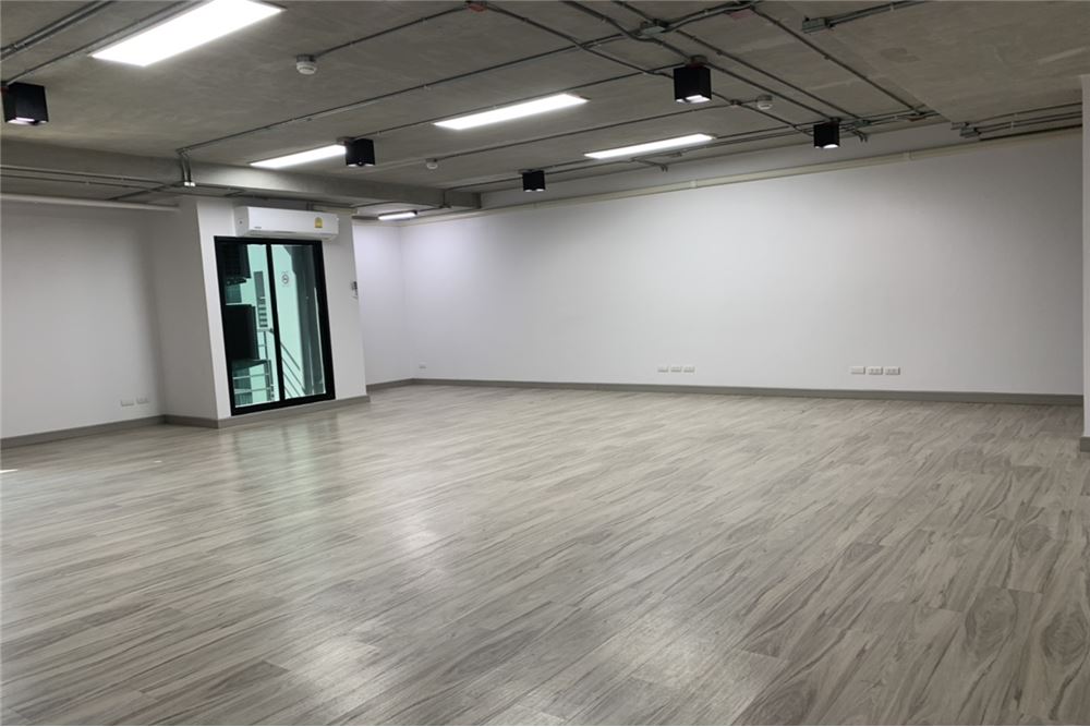 Office Space for rent in Sukhumvit 55