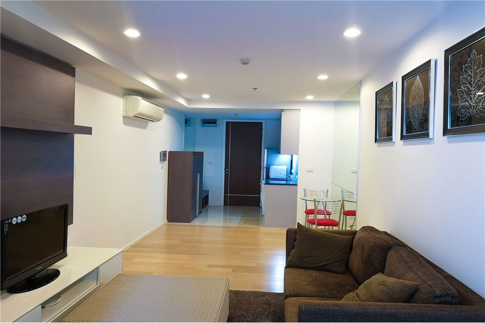 This fully furnished 1 bedroom 1 bathroom condo is located on the 14 floor of the 15 Sukhumvit Residences The high rise 