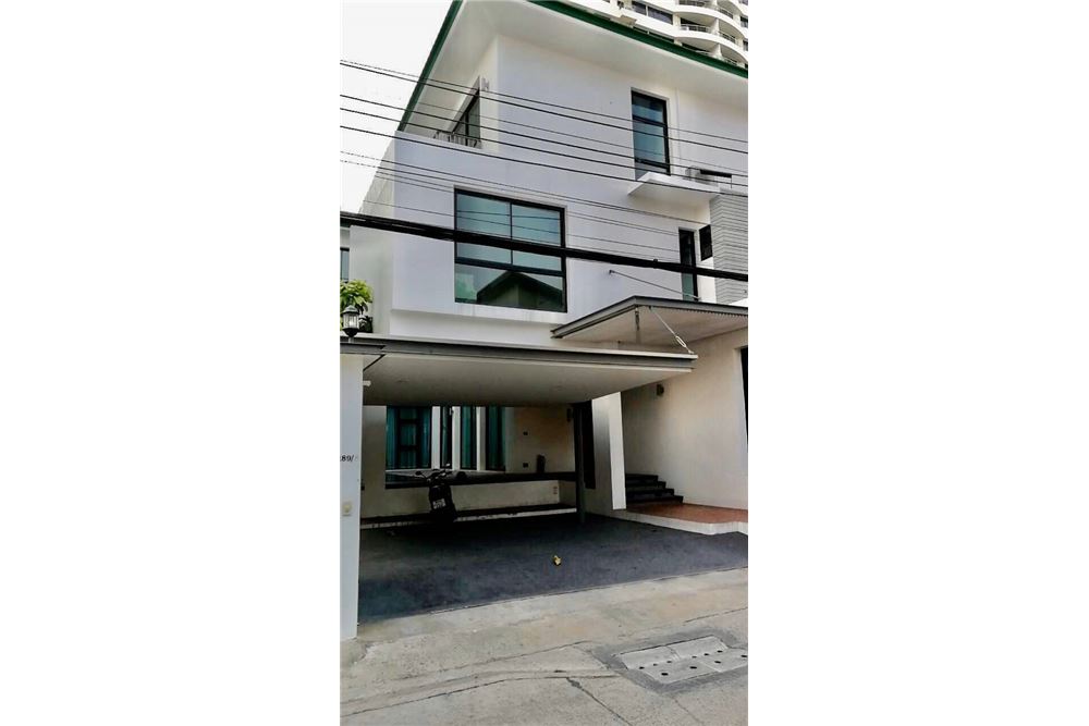 Single House With Swimming Pool Sukhumvit For Rent