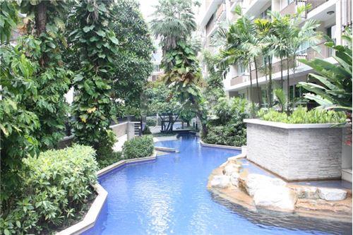 The Clover Thonglor Large 1 Bedroom For Rent