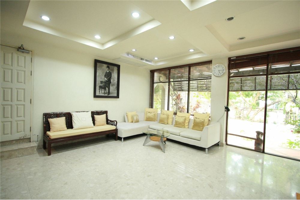 4 Bed Single House with a Private Garden in Bangna