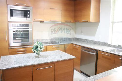 Townhouse For Rent Private Compound in Ekamai, ภาพที่ 4