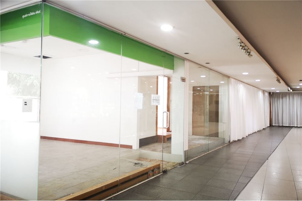 ShowroomOffice Space next to BTS Phra Khanong FOR RENT, ภาพที่ 4