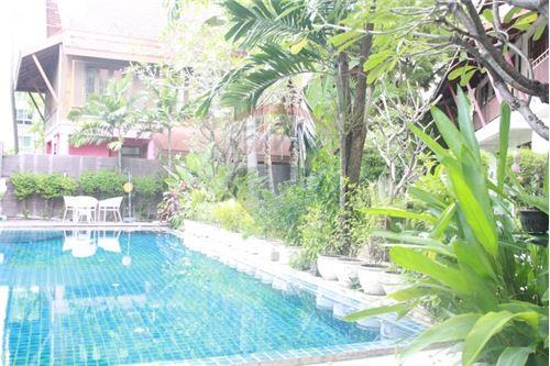 Thai houses compound in prime area for Sale, ภาพที่ 4