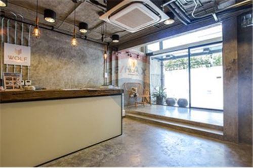 Loft Service Office Space For Rent BTS Surasak, ภาพที่ 4