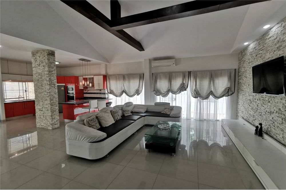 - Fully furnished - Fully equiped kitchen gaselectric stove; big oven , ภาพที่ 4