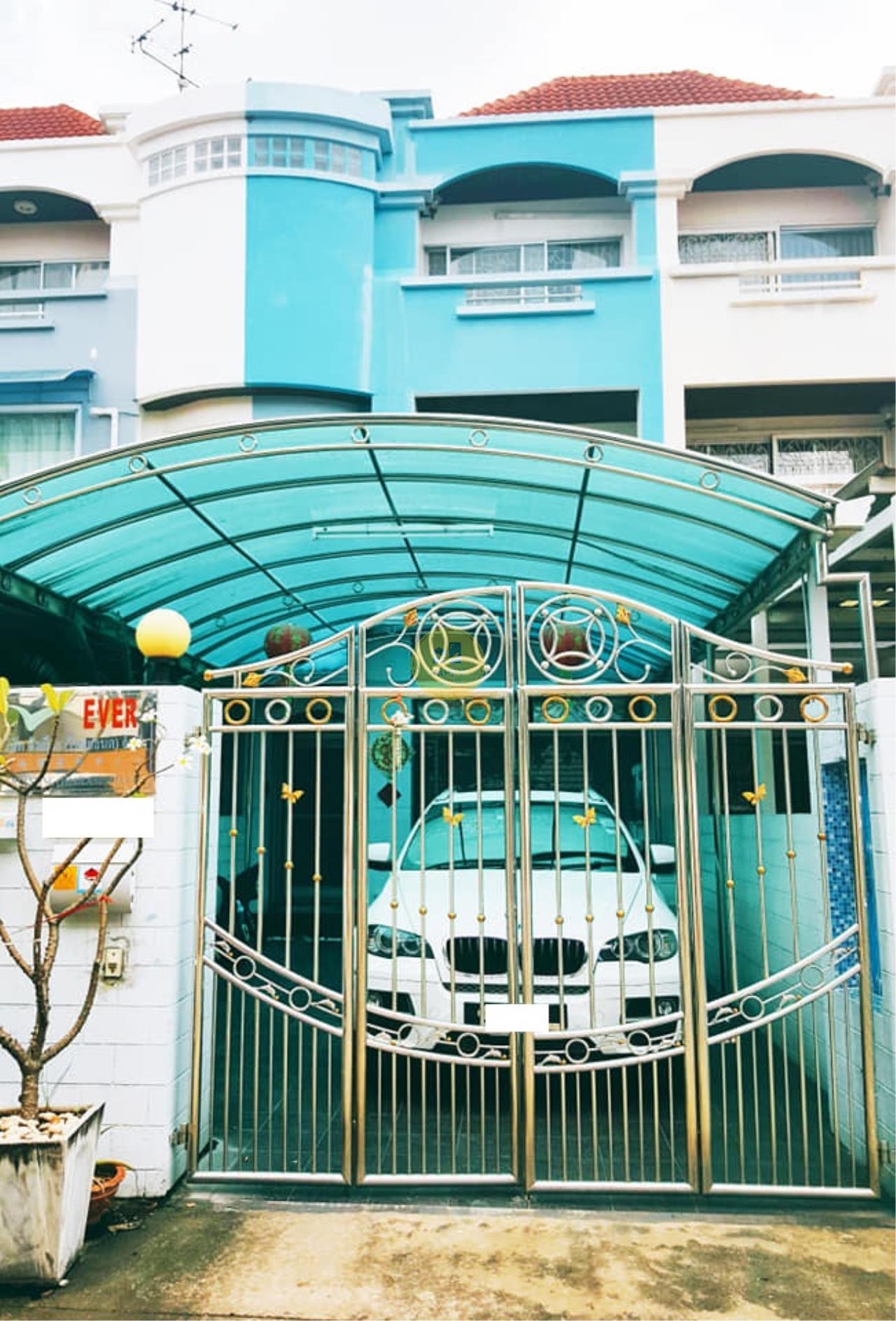 H541HH-For rent 4-storey townhouse Happy Land Village Soi Lasalle 32There are furniture and electrical appliances ready 