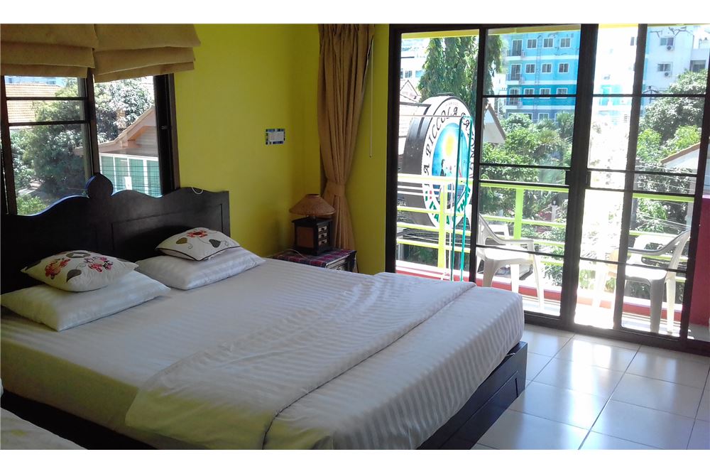 Phuket Patong Beach Guesthouse for Lease just a few minutes driving from the Patong Bay and for the Center where you can