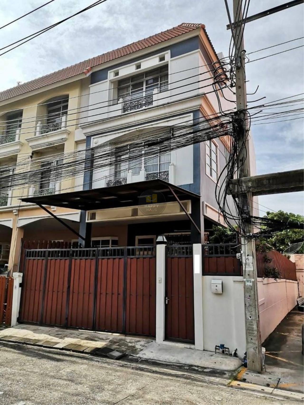 H598HH-Townhome for sale 3 floors Grand View On Nut 80 good location nice to live in On Nut area Only 300 meters from Te