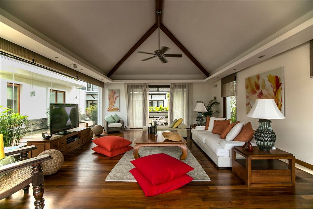 Luxury 5 bedroom beach pool villa in Bang Por