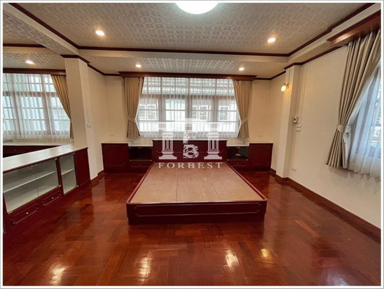 41650 - House for sale + Rooftop Plot size 36 sqwa Charoennakorn Khlong San