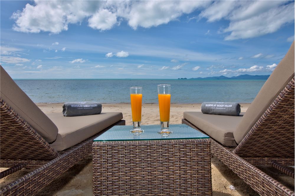 3 bedroom beach-front luxury villa in Bang Po