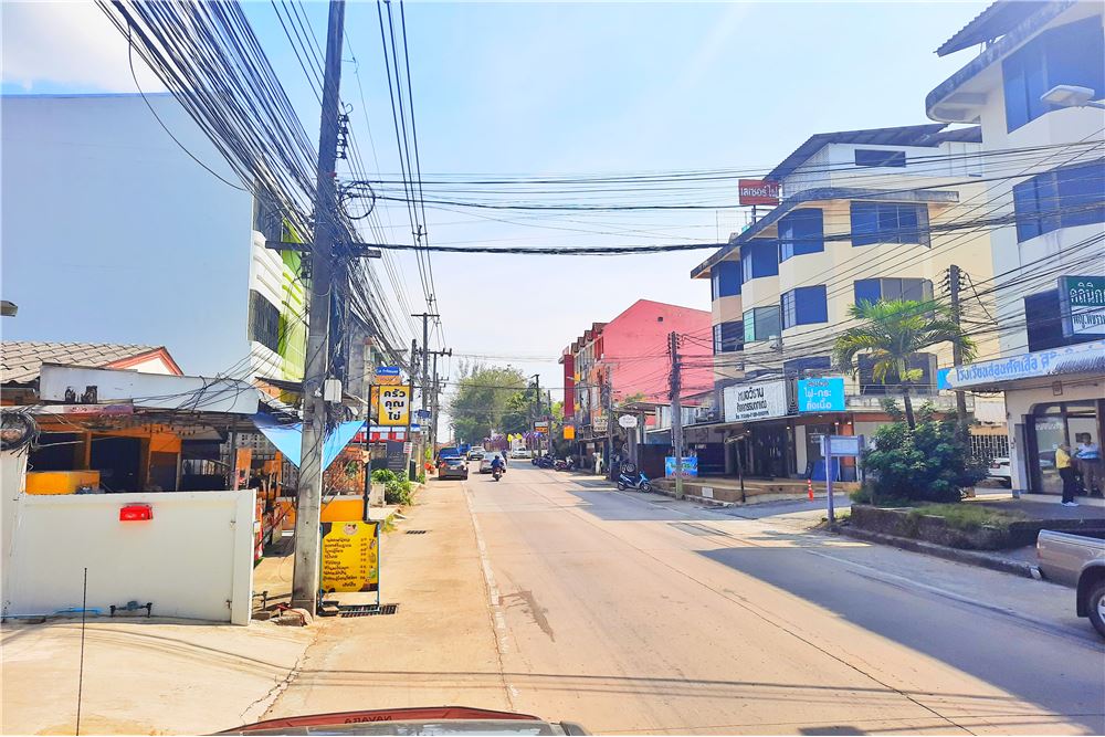 3-storey commercial building for rent 1 booth on San Khong Noi Road business district # Near hospitals schools famous cl