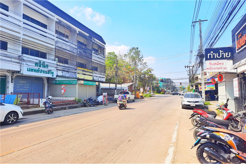 For sale building 3 storey  3-storey commercial building on San Khong Noi Road business district # Near hospitals school