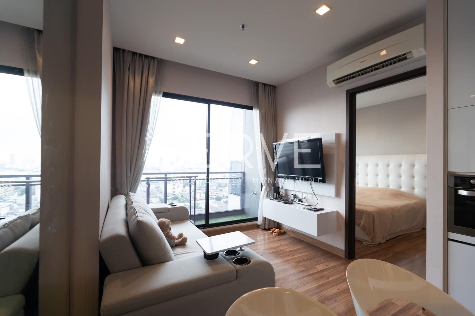 1 Bd, Unit on High Fl. with Nice & Bright Style for Sale in Ratchada-IVY Ampio (ไอวี่ แอมพิโอ), ภาพที่ 1