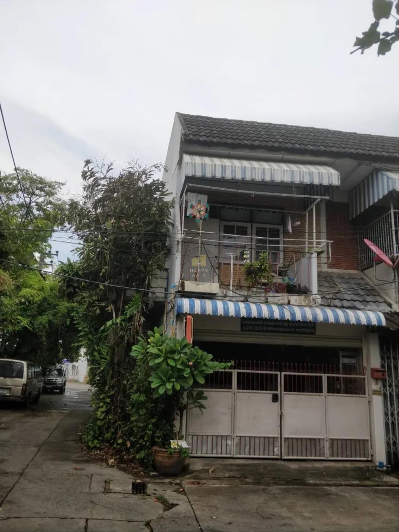 H987HH-Townhouse for sale 2 floors Soi Inthamara 22 Din Daeng area convenient to travel Close to Sutthisan and Ratchada 