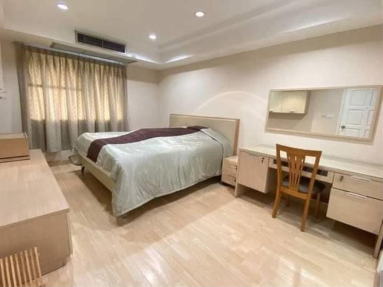 3 bedrooms 2 bathrooms size 140sqm Royal Castle for Rent 50000 THB for Sale 15mTHB