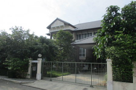 ขาย บ้านเดี่ยว บริเวณโครงการเป็นพื้นที่สีเขียว สบาย ๆ กับบรรยากาศร่มรื่นในรูปแบบบ้าน Modern Thai Styleชวนชื่น พระราม2 250 ตรม. 121.3 ตร.วา