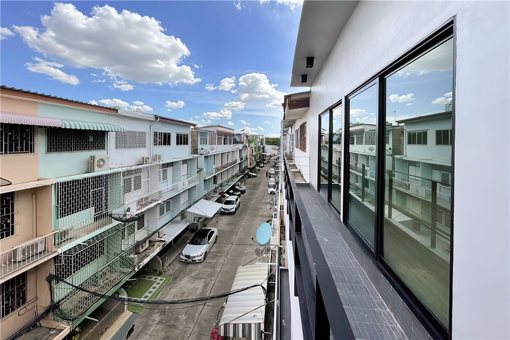For sale Townhouse 4 storeys 3 bedrooms in Soi Sathupradit, ภาพที่ 4