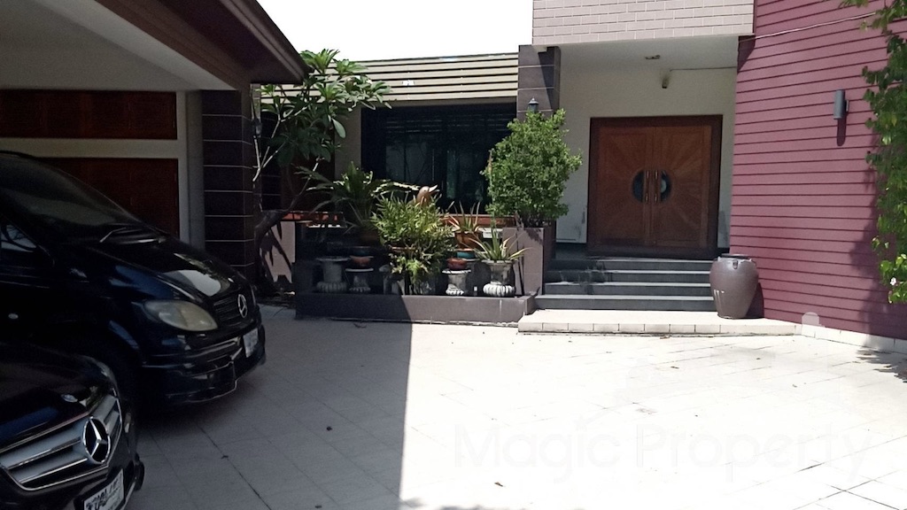 4 Bedroom House For Sale in GrandCanal Prachachuen Pak Kret Nonthaburi
