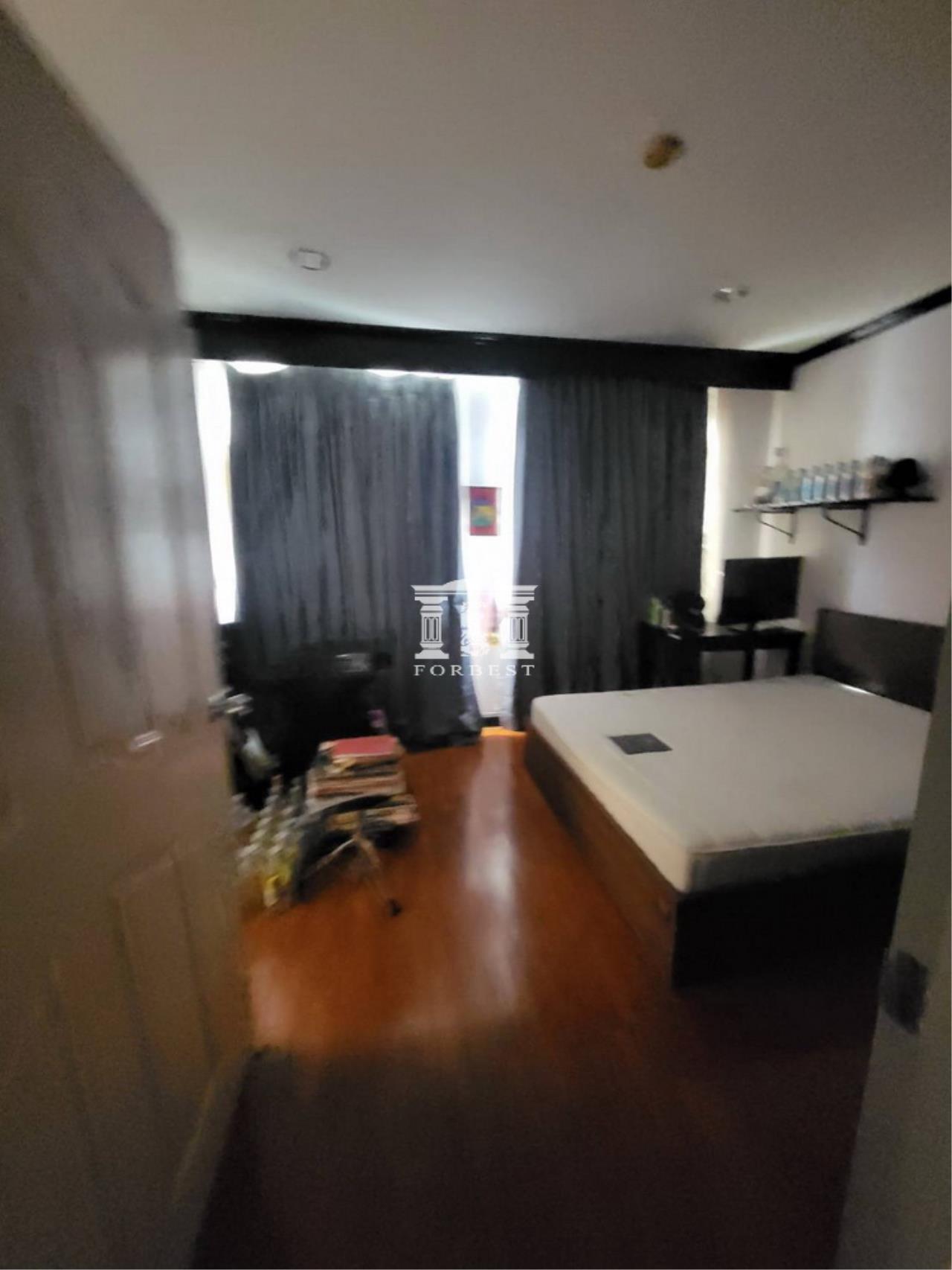 42682 - Baan Klang Krung University near BTS Thonglor and Donki Mall Townhome for sale