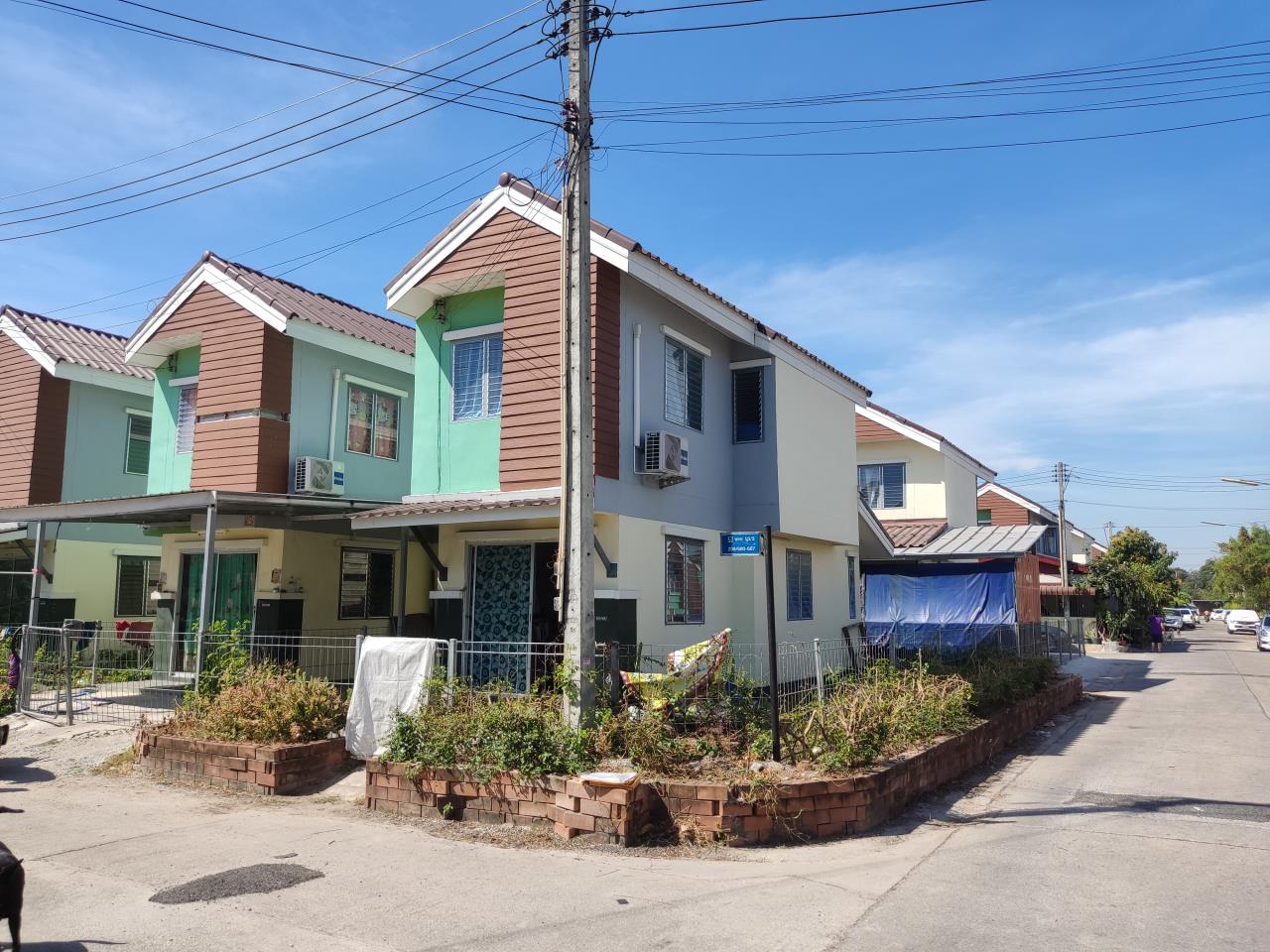 Wide Area House For sale Baan Eua Athon Ban Bueng 2 corners Plot Opposite Charoensin Industrial Estate