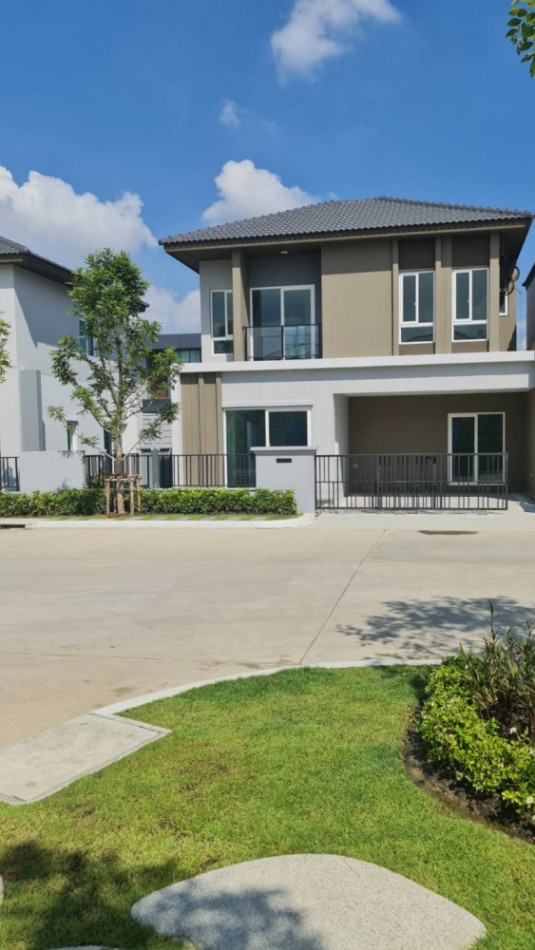 Brand new house for rent at Grand Pleno Mega Bangna (Fully Furnished)