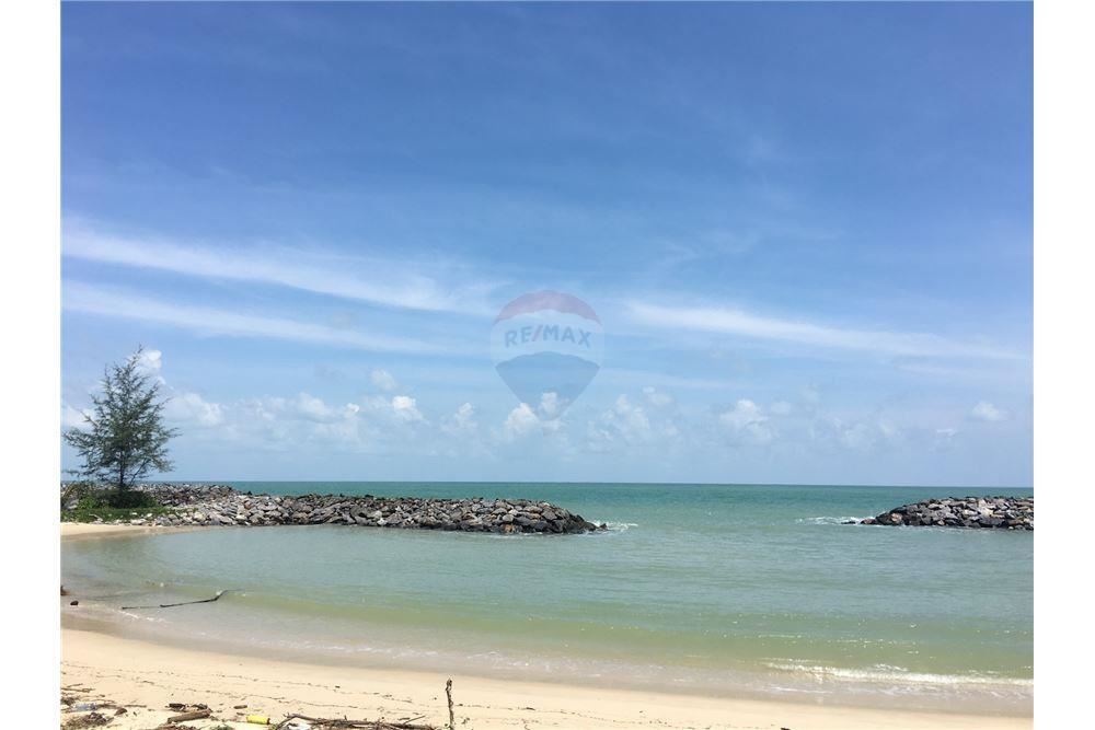 REMAX ID RE005  Affordable land with beachfront access to a large bay  , ภาพที่ 4