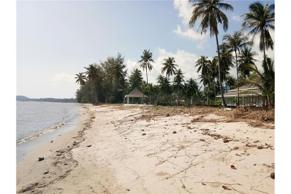 Beach Land for sale in Hua Tanon