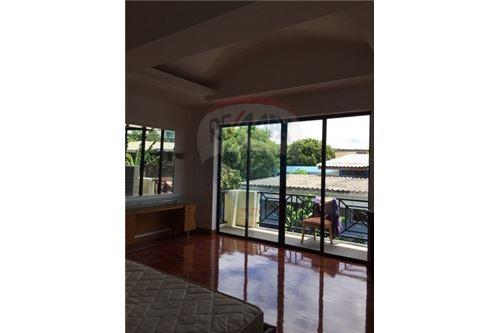 Spacious 4 Bedroom House for Rent Sutthisan, ภาพที่ 4