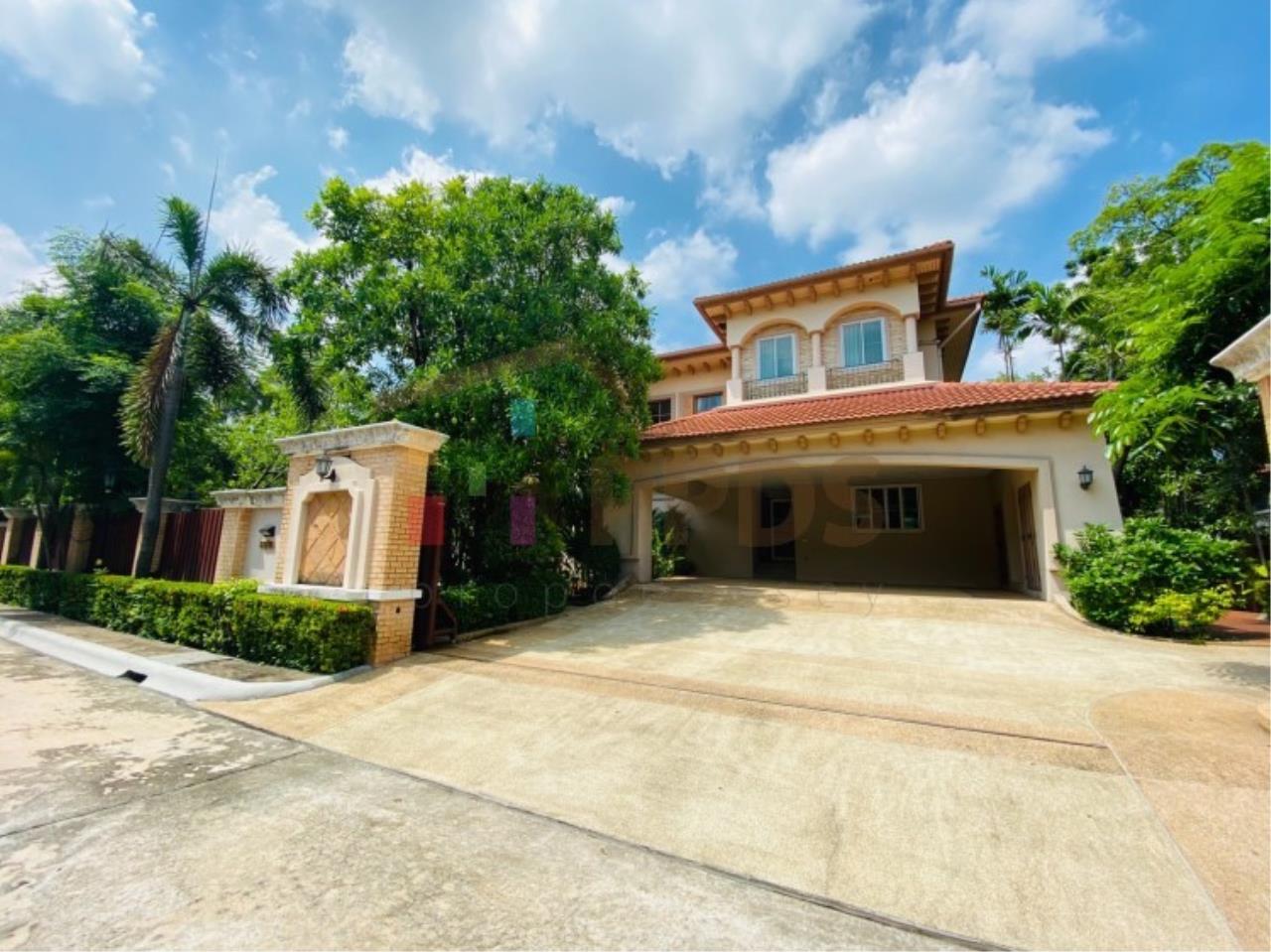 Specious House for sale with private pool at Prukpirom Regent Sukhumvit - Soi Lasalle Sukhumvit 105 - Bangna