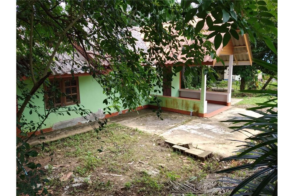 Thai style house in Nature 2 bathrooms 1 bathroom 1 living room in the nature perfect for relaxing Khao Thong is a peace